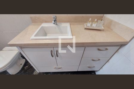 Casa à venda com 314m², 3 quartos e 6 vagasBanheiro 2