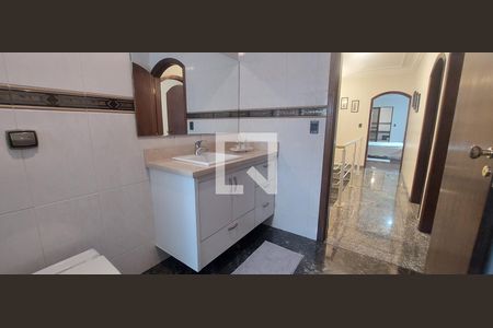 Casa à venda com 314m², 3 quartos e 6 vagasBanheiro 2