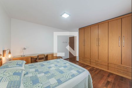 Casa à venda com 225m², 4 quartos e 3 vagasSuíte 2