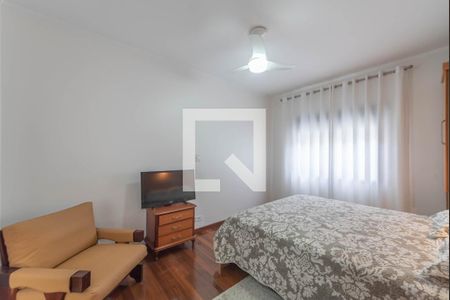 Casa à venda com 225m², 4 quartos e 3 vagasSuíte 1