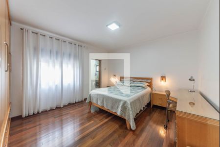 Casa à venda com 225m², 4 quartos e 3 vagasSuíte 2