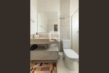 Casa à venda com 225m², 4 quartos e 3 vagasBanheiro da Suíte 1