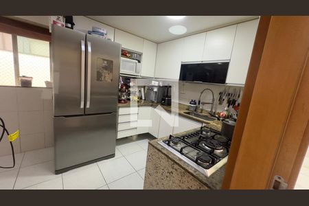 Apartamento à venda com 210m², 3 quartos e 3 vagas Apartamento à venda com 210m², 3 quartos e 3 vagasCozinha