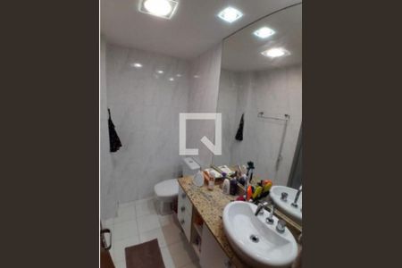 Apartamento à venda com 210m², 3 quartos e 3 vagas Apartamento à venda com 210m², 3 quartos e 3 vagasBanheiro