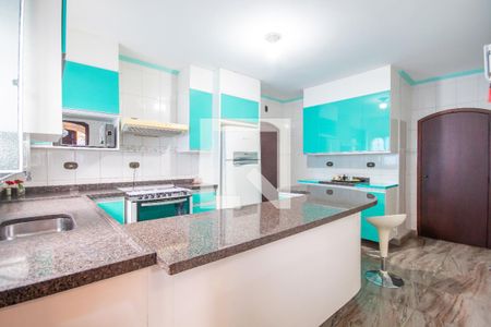 Casa para alugar com 948m², 4 quartos e 6 vagas Casa para alugar com 948m², 4 quartos e 6 vagasCozinha