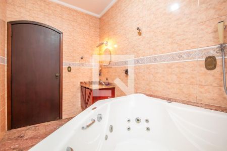 Casa para alugar com 948m², 4 quartos e 6 vagas Casa para alugar com 948m², 4 quartos e 6 vagasBanheiro 2