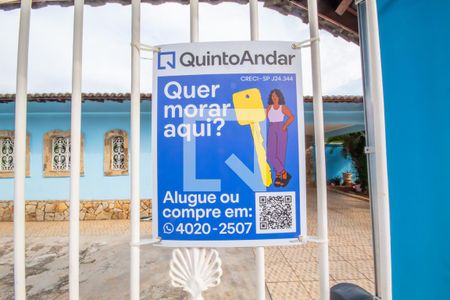 Casa para alugar com 948m², 4 quartos e 6 vagas Casa para alugar com 948m², 4 quartos e 6 vagasPlaca