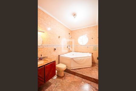 Casa para alugar com 948m², 4 quartos e 6 vagas Casa para alugar com 948m², 4 quartos e 6 vagasBanheiro 2