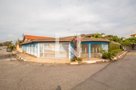 Casa para alugar com 948m², 4 quartos e 6 vagas Casa para alugar com 948m², 4 quartos e 6 vagasFachada