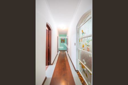 Casa para alugar com 948m², 4 quartos e 6 vagas Casa para alugar com 948m², 4 quartos e 6 vagasCorredor