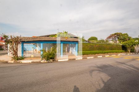 Casa para alugar com 948m², 4 quartos e 6 vagas Casa para alugar com 948m², 4 quartos e 6 vagasFachada