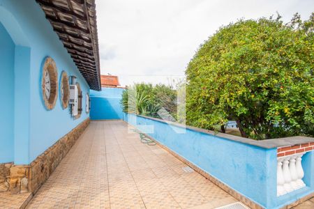 Casa para alugar com 948m², 4 quartos e 6 vagas Casa para alugar com 948m², 4 quartos e 6 vagasQuintal