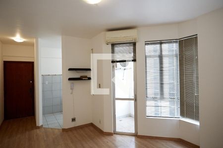 Apartamento à venda com 50m², 1 quarto e 1 vaga Apartamento à venda com 50m², 1 quarto e 1 vagaSala