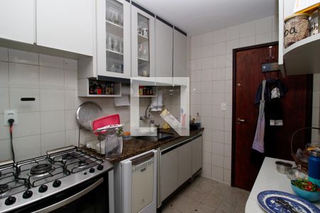 Apartamento à venda com 202m², 4 quartos e 2 vagasCozinha