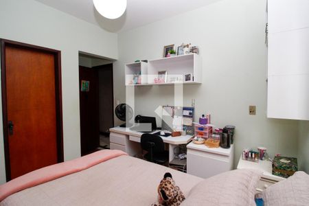 Apartamento à venda com 202m², 4 quartos e 2 vagasQuarto 2