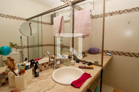 Apartamento à venda com 202m², 4 quartos e 2 vagasBanheiro