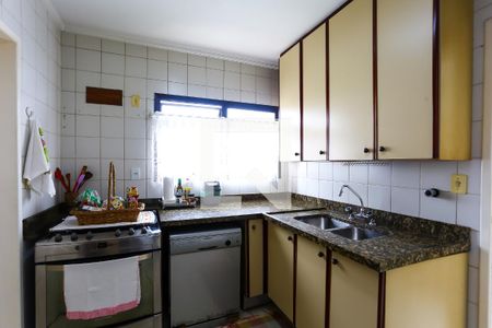Apartamento à venda com 193m², 4 quartos e 4 vagasCozinha