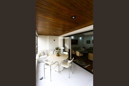 Varanda de apartamento à venda com 4 quartos, 193m² em Jardim Monte Kemel, São Paulo