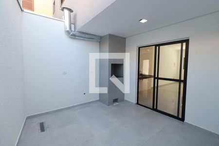 Casa à venda com 106m², 3 quartos e 2 vagasVaranda