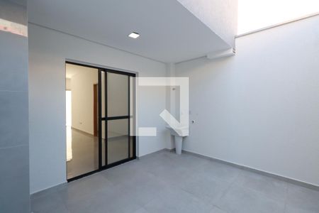 Casa à venda com 106m², 3 quartos e 2 vagasVaranda