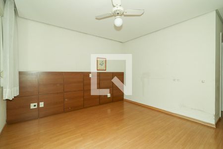 Casa à venda com 354m², 5 quartos e 4 vagas Casa à venda com 354m², 5 quartos e 4 vagasQuarto 2 casa 2