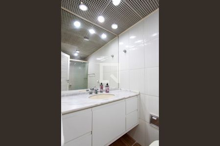 Apartamento à venda com 194m², 4 quartos e 2 vagasBanheiro