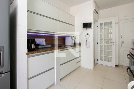 Apartamento à venda com 194m², 4 quartos e 2 vagasCozinha