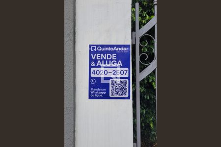 Casa para alugar com 98m², 2 quartos e 2 vagasFachada