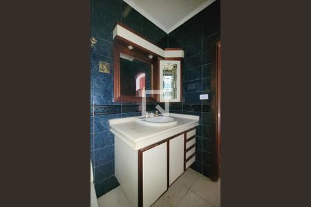 Casa para alugar com 98m², 2 quartos e 2 vagasBanheiro da suíte