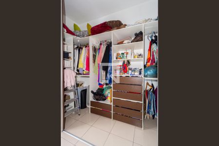 Casa à venda com 250m², 4 quartos e 2 vagasCloset - Quarto 1