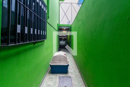 Casa à venda com 250m², 4 quartos e 2 vagasCorredor