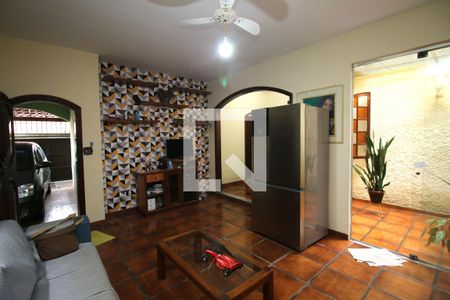 Sala de casa à venda com 3 quartos, 256m² em Penha, Rio de Janeiro