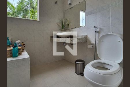 Casa à venda com 688m², 4 quartos e 3 vagasBanheiro do Quarto 1