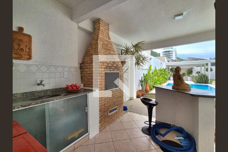 Casa à venda com 688m², 4 quartos e 3 vagasÁrea Externa