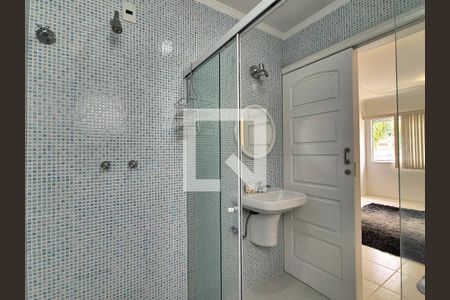 Casa à venda com 688m², 4 quartos e 3 vagasBanheiro do Quarto 3