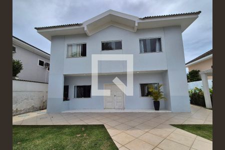 Casa à venda com 688m², 4 quartos e 3 vagasÁrea Externa