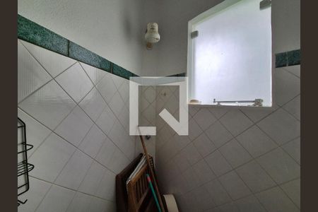 Casa à venda com 688m², 4 quartos e 3 vagasBanheiro de Serviço