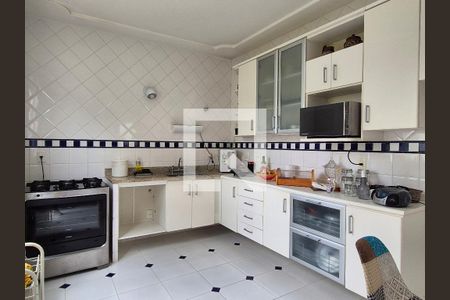 Casa à venda com 688m², 4 quartos e 3 vagasCozinha