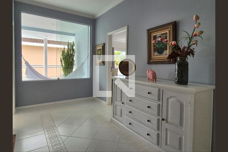 Casa à venda com 688m², 4 quartos e 3 vagasCorredor