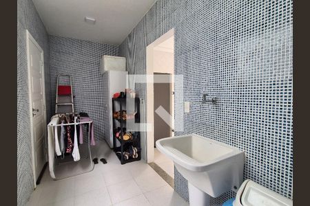 Casa à venda com 688m², 4 quartos e 3 vagasÁrea de Serviço