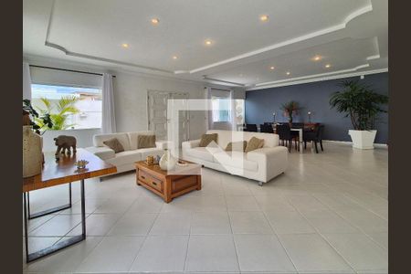 Sala de casa à venda com 4 quartos, 688m² em Recreio dos Bandeirantes, Rio de Janeiro