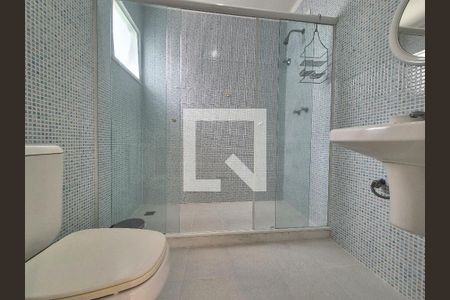 Casa à venda com 688m², 4 quartos e 3 vagasBanheiro do Quarto 3