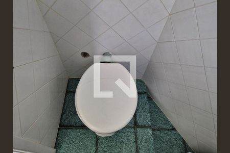 Casa à venda com 688m², 4 quartos e 3 vagasBanheiro de Serviço