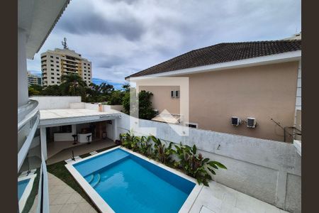 Casa à venda com 688m², 4 quartos e 3 vagasVaranda do Quarto 1 - Vista