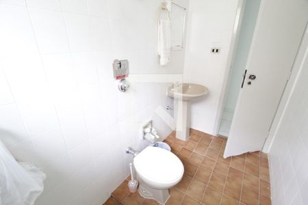 Casa para alugar com 350m², 7 quartos e 5 vagasBanheiro 1