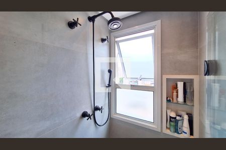 Apartamento à venda com 175m², 3 quartos e 4 vagas Apartamento à venda com 175m², 3 quartos e 4 vagasBanheiro da Suíte 2