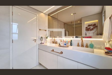 Apartamento à venda com 175m², 3 quartos e 4 vagas Apartamento à venda com 175m², 3 quartos e 4 vagasBanheiro da Suíte 3