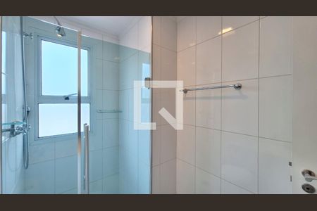 Apartamento à venda com 175m², 3 quartos e 4 vagas Apartamento à venda com 175m², 3 quartos e 4 vagasBanheiro da Suíte 1