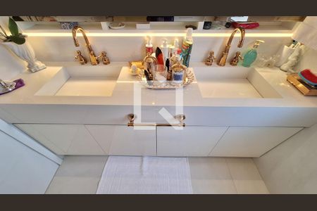 Apartamento à venda com 175m², 3 quartos e 4 vagas Apartamento à venda com 175m², 3 quartos e 4 vagasDetalhe do Banheiro da Suíte 3