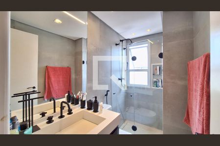 Apartamento à venda com 175m², 3 quartos e 4 vagas Apartamento à venda com 175m², 3 quartos e 4 vagasBanheiro da Suíte 2